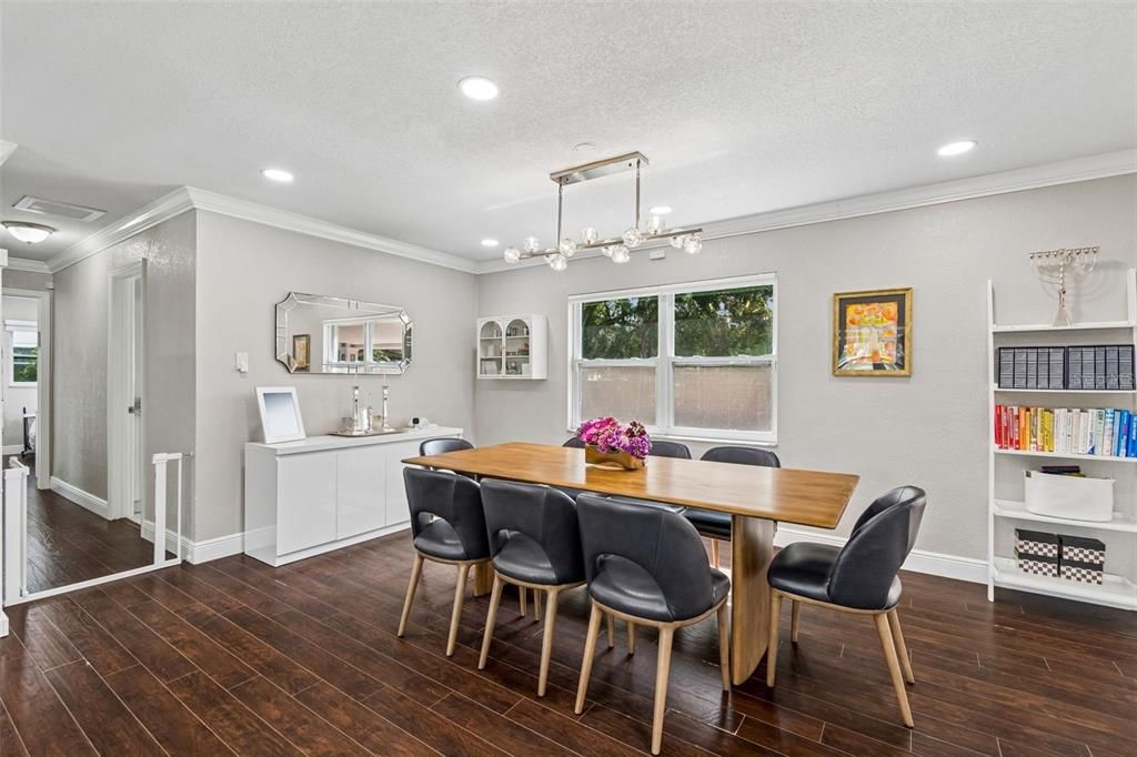 For Sale: $475,000 (3 beds, 2 baths, 1306 Square Feet)