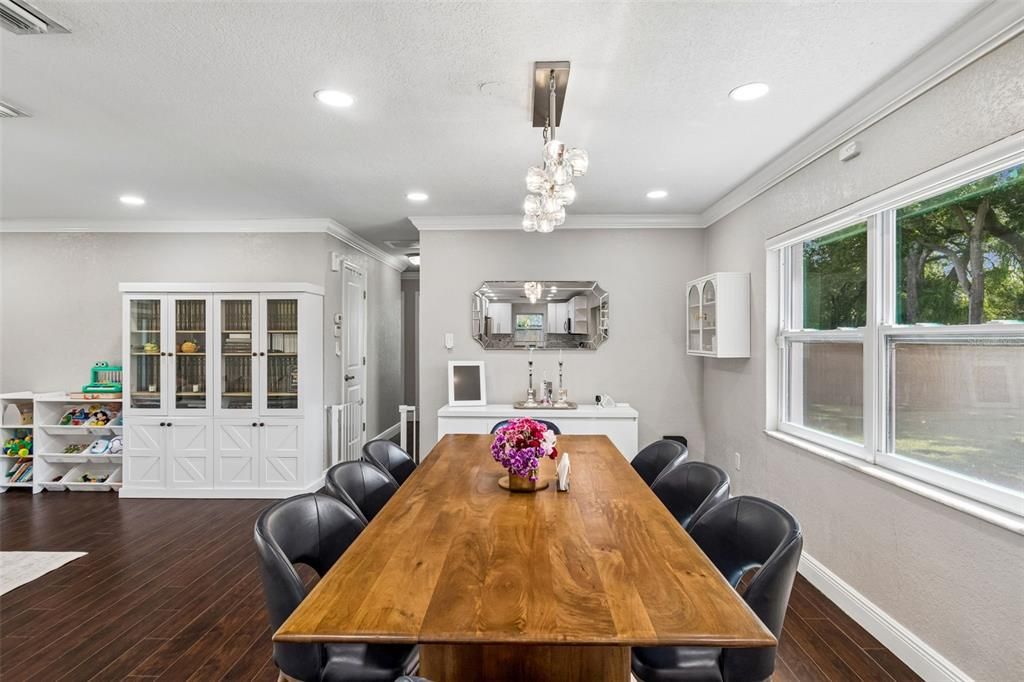 For Sale: $475,000 (3 beds, 2 baths, 1306 Square Feet)