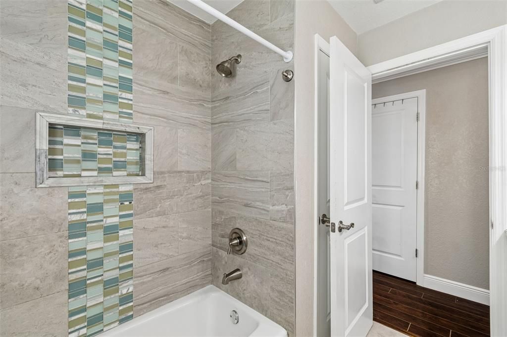 For Sale: $475,000 (3 beds, 2 baths, 1306 Square Feet)