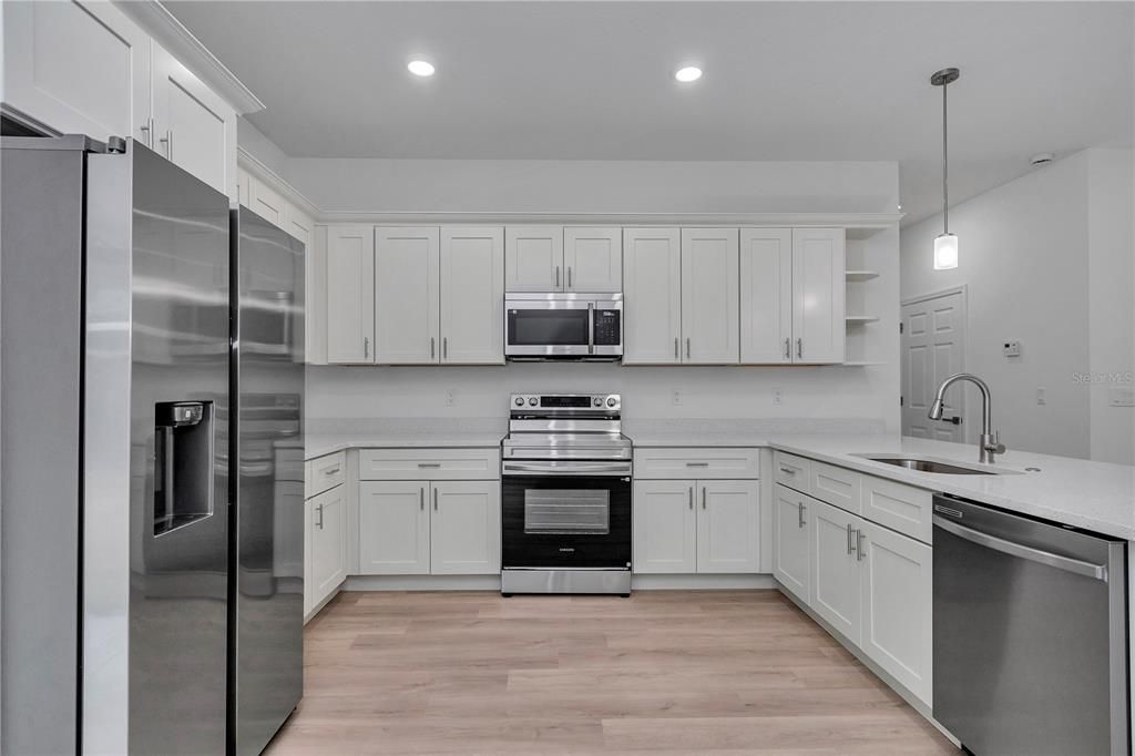 For Sale: $249,900 (3 beds, 2 baths, 1427 Square Feet)