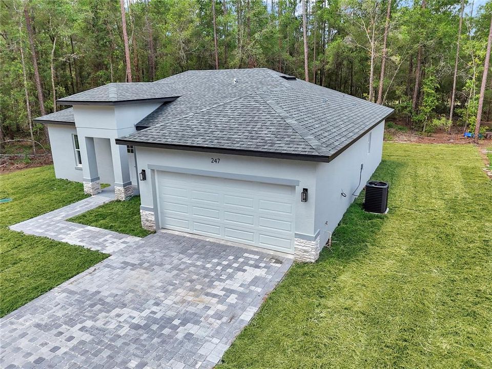 For Sale: $249,900 (3 beds, 2 baths, 1427 Square Feet)
