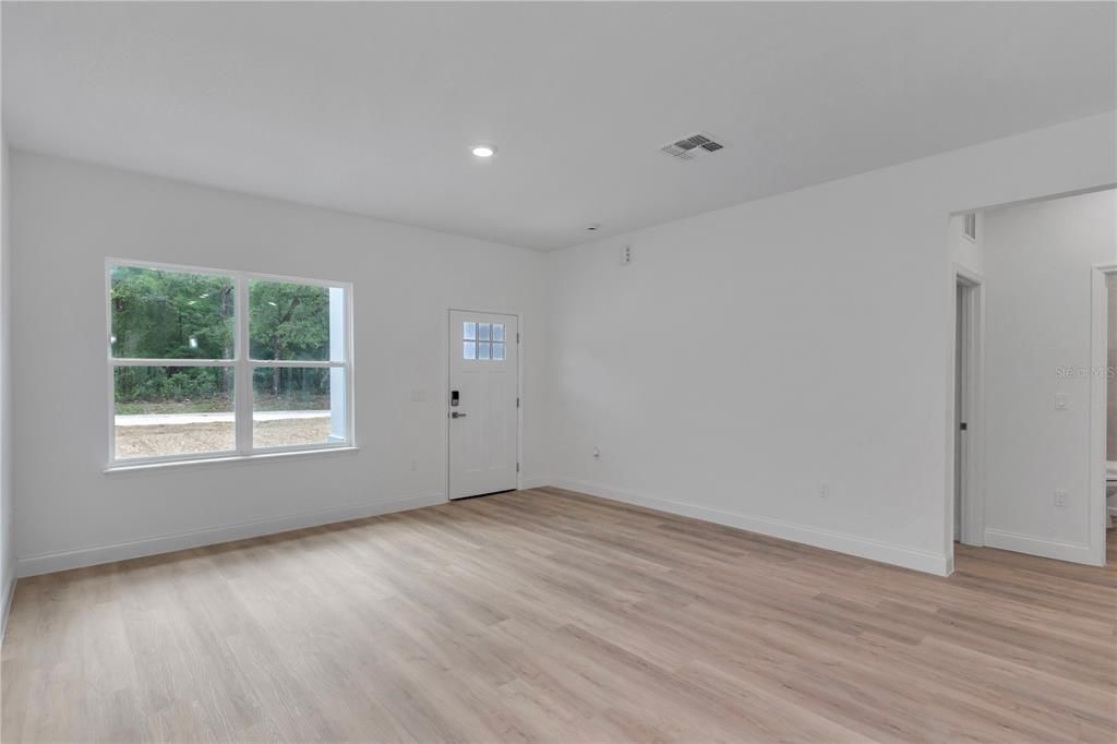 For Sale: $249,900 (3 beds, 2 baths, 1427 Square Feet)