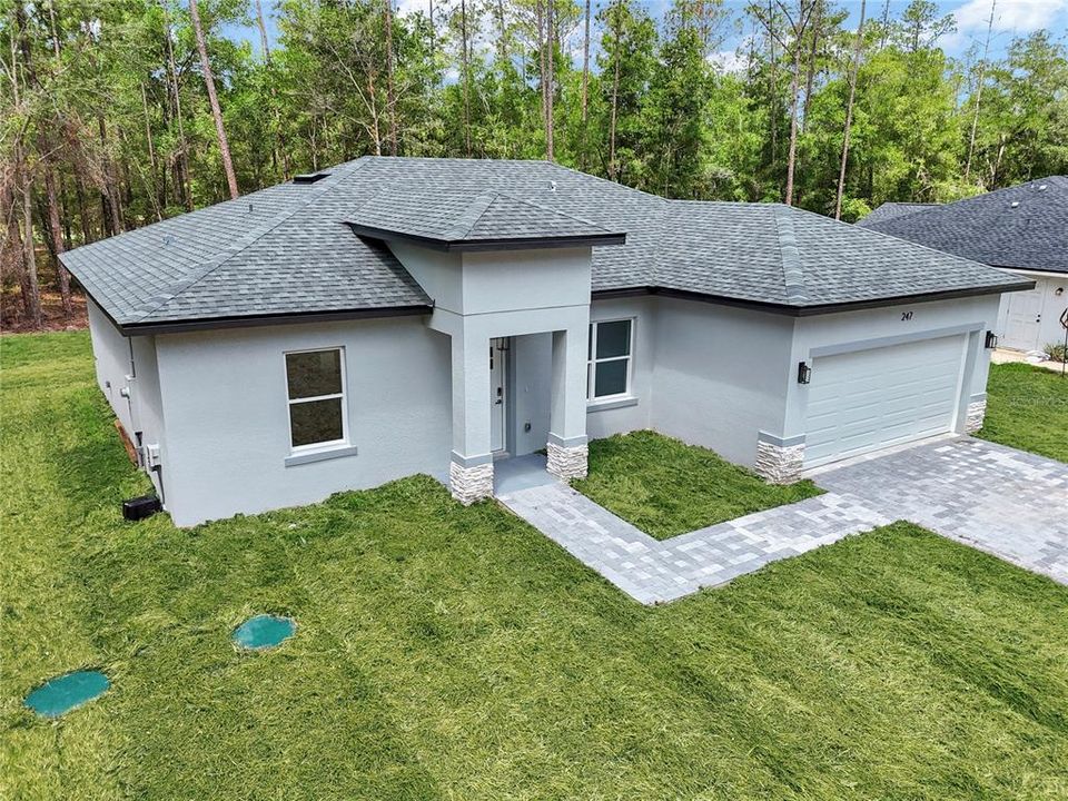 For Sale: $249,900 (3 beds, 2 baths, 1427 Square Feet)