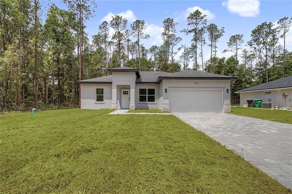 For Sale: $249,900 (3 beds, 2 baths, 1427 Square Feet)