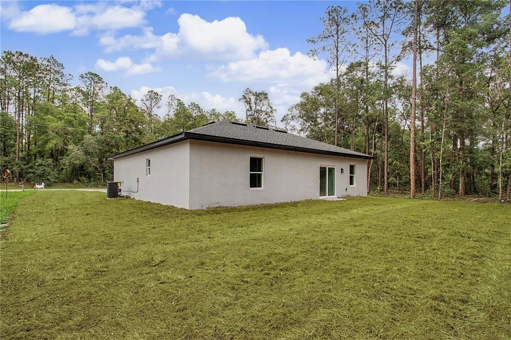 For Sale: $249,900 (3 beds, 2 baths, 1427 Square Feet)