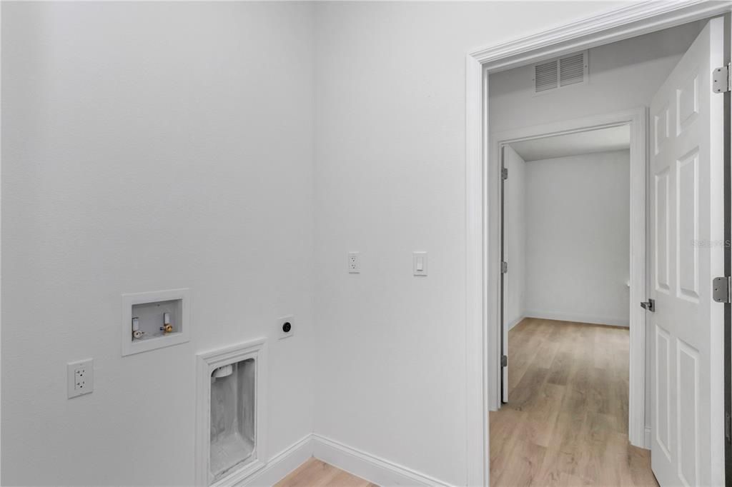 For Sale: $249,900 (3 beds, 2 baths, 1427 Square Feet)