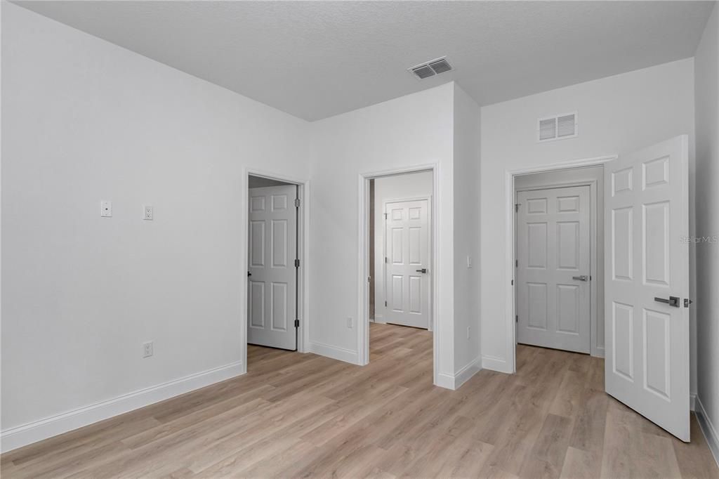 For Sale: $249,900 (3 beds, 2 baths, 1427 Square Feet)