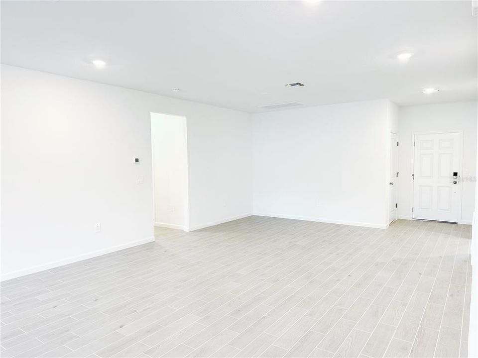 На продажу: $349,990 (4 спален, 3 ванн, 2248 Квадратных фут)