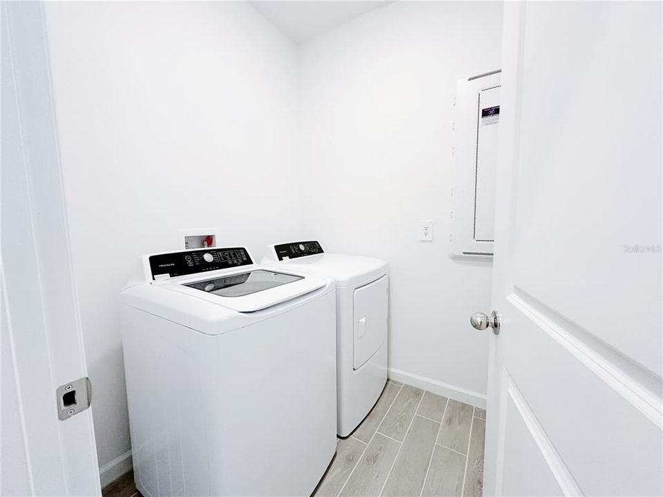 На продажу: $349,990 (4 спален, 3 ванн, 2248 Квадратных фут)