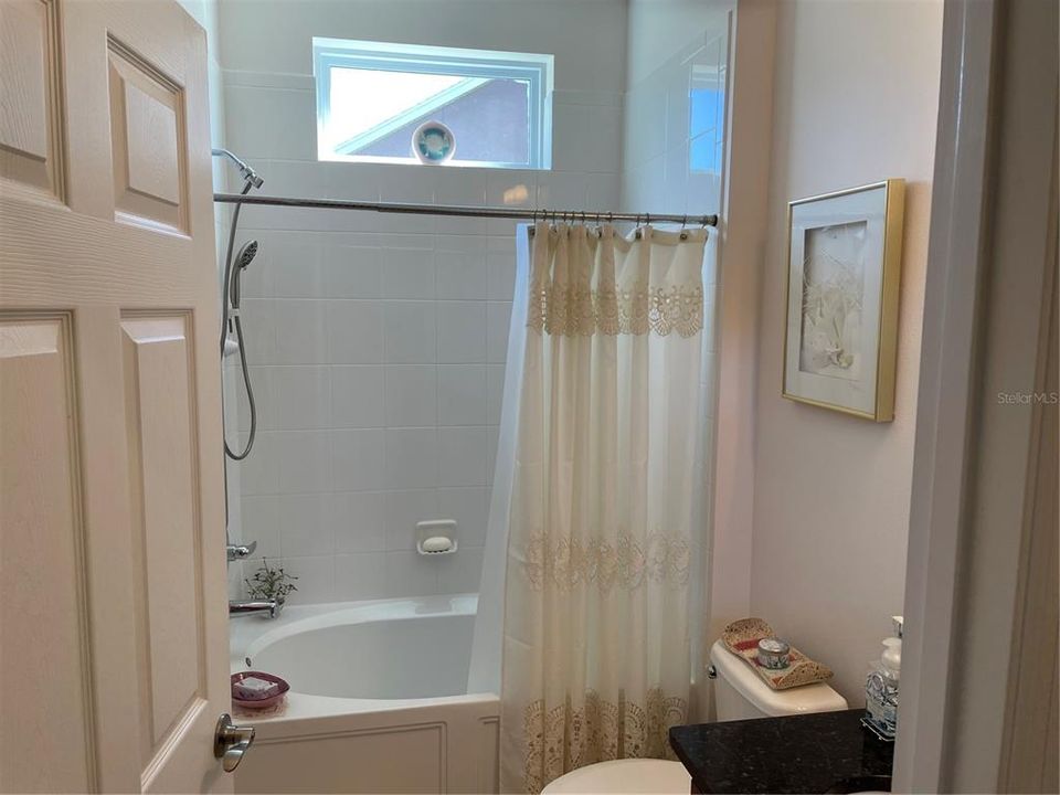 For Sale: $324,900 (2 beds, 2 baths, 1612 Square Feet)
