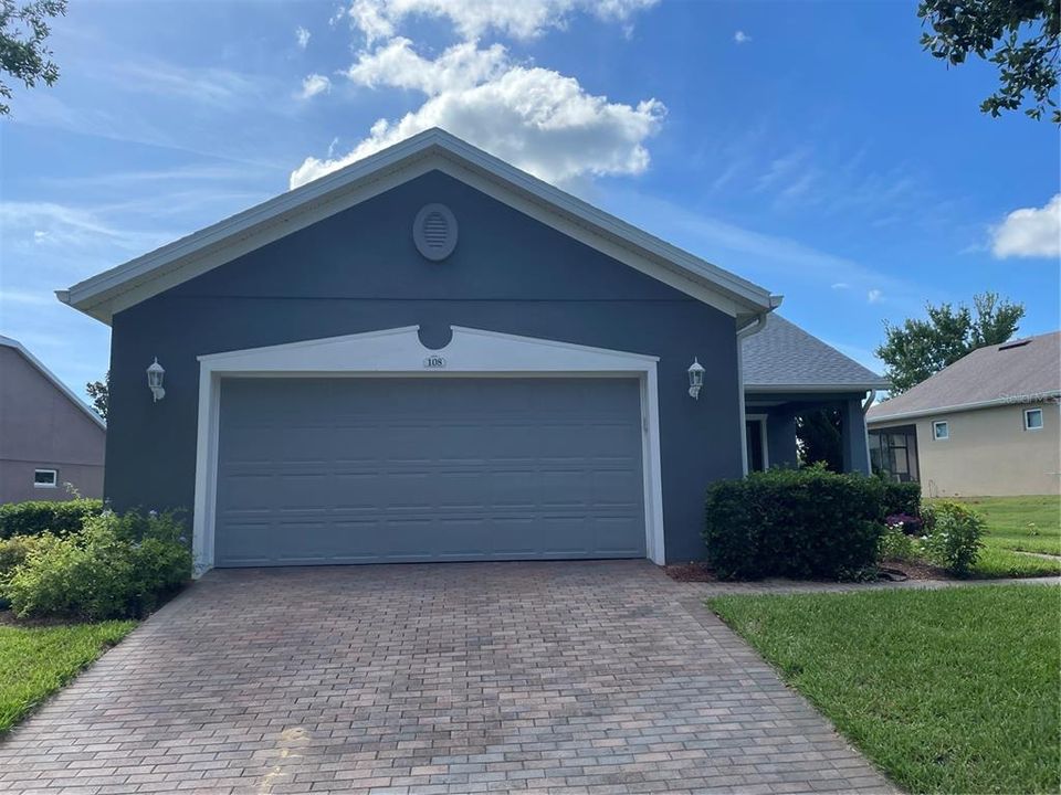 For Sale: $324,900 (2 beds, 2 baths, 1612 Square Feet)