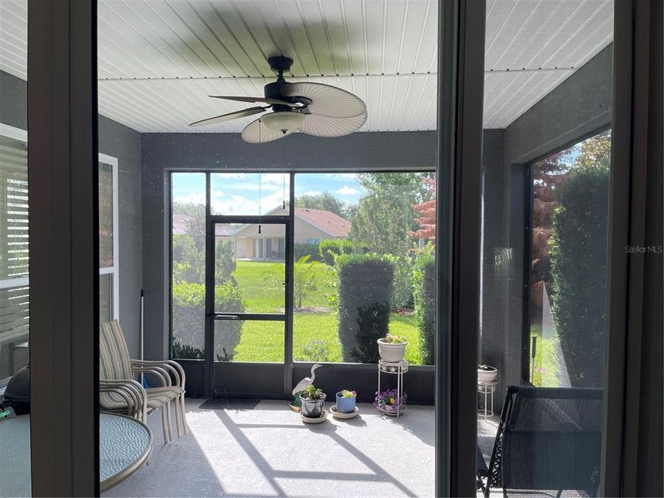 For Sale: $324,900 (2 beds, 2 baths, 1612 Square Feet)