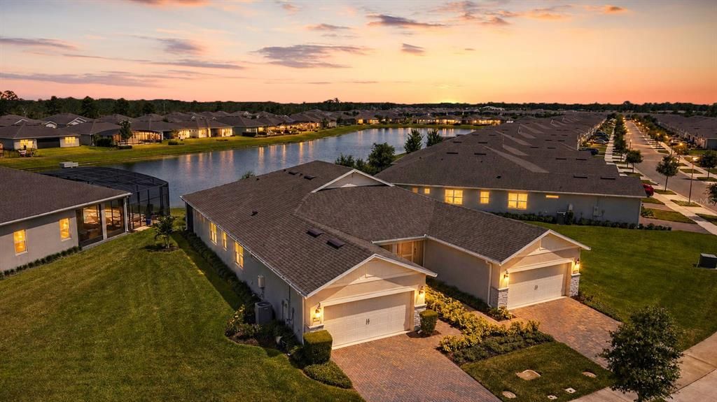 На продажу: $397,999 (2 спален, 2 ванн, 1584 Квадратных фут)