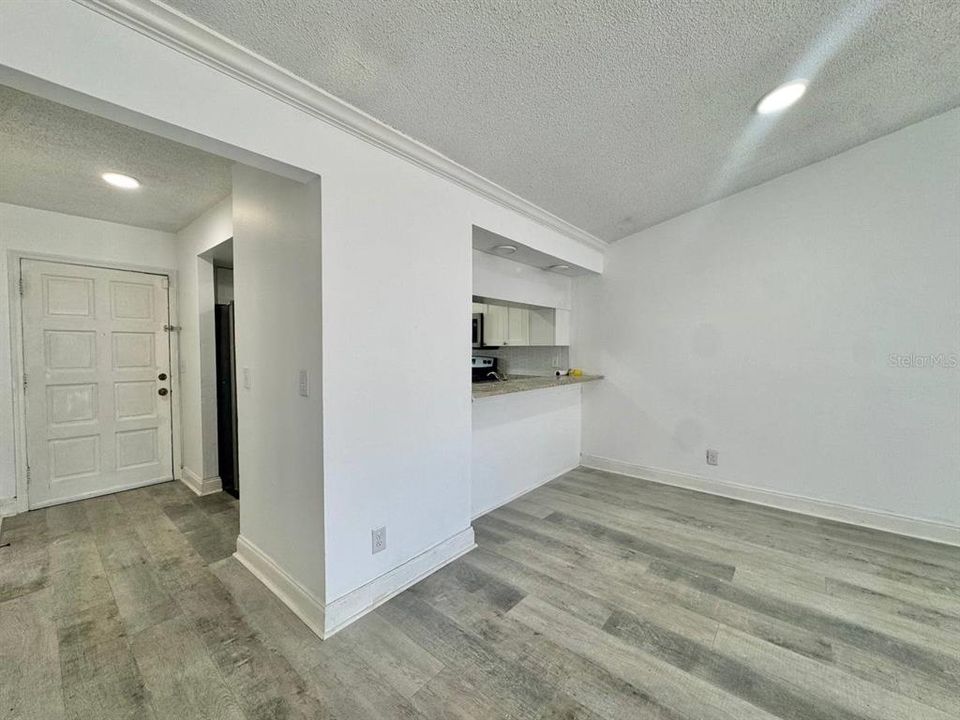 В аренду: $1,950 (2 спален, 2 ванн, 1049 Квадратных фут)