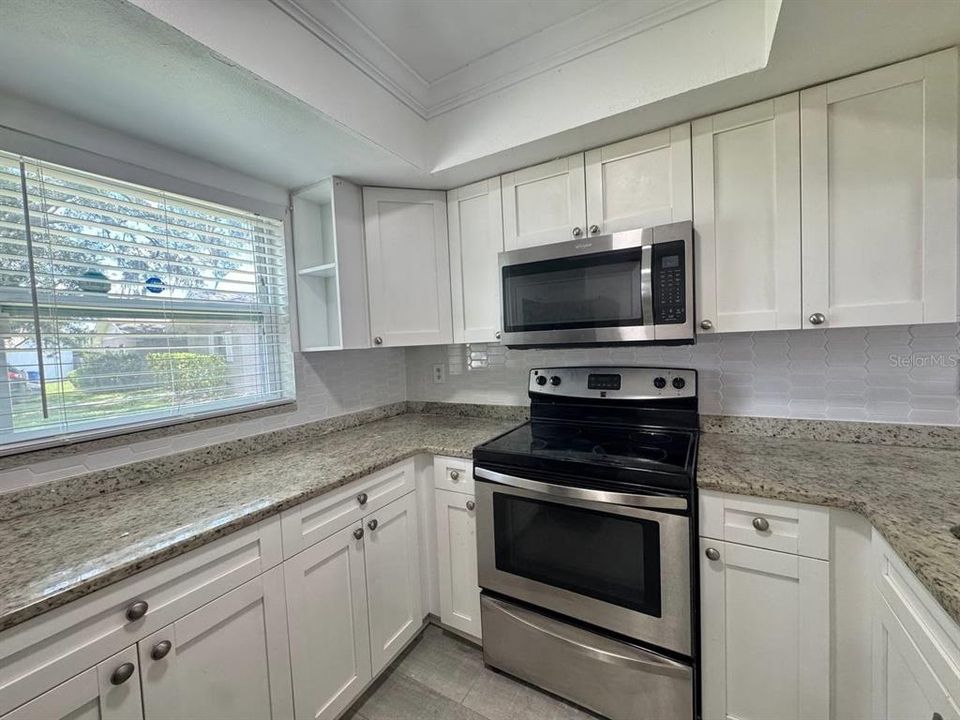 В аренду: $1,950 (2 спален, 2 ванн, 1049 Квадратных фут)