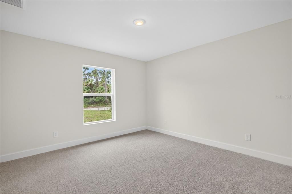 For Sale: $339,900 (4 beds, 3 baths, 1818 Square Feet)