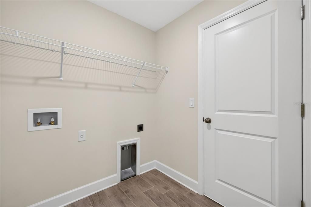 For Sale: $339,900 (4 beds, 3 baths, 1818 Square Feet)