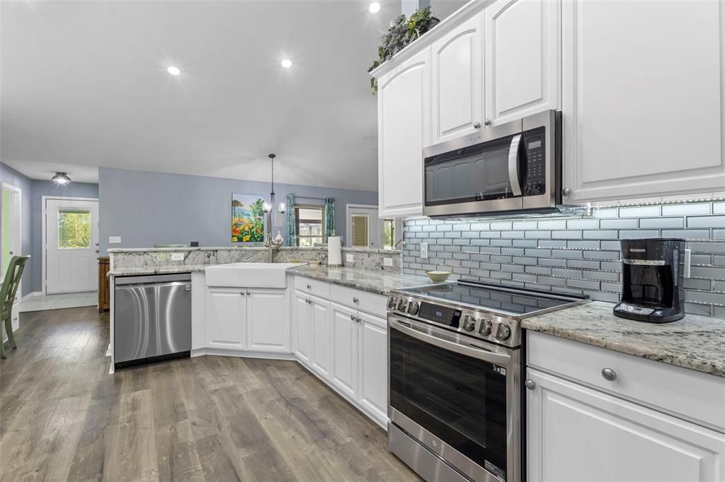 For Sale: $759,000 (3 beds, 2 baths, 2699 Square Feet)