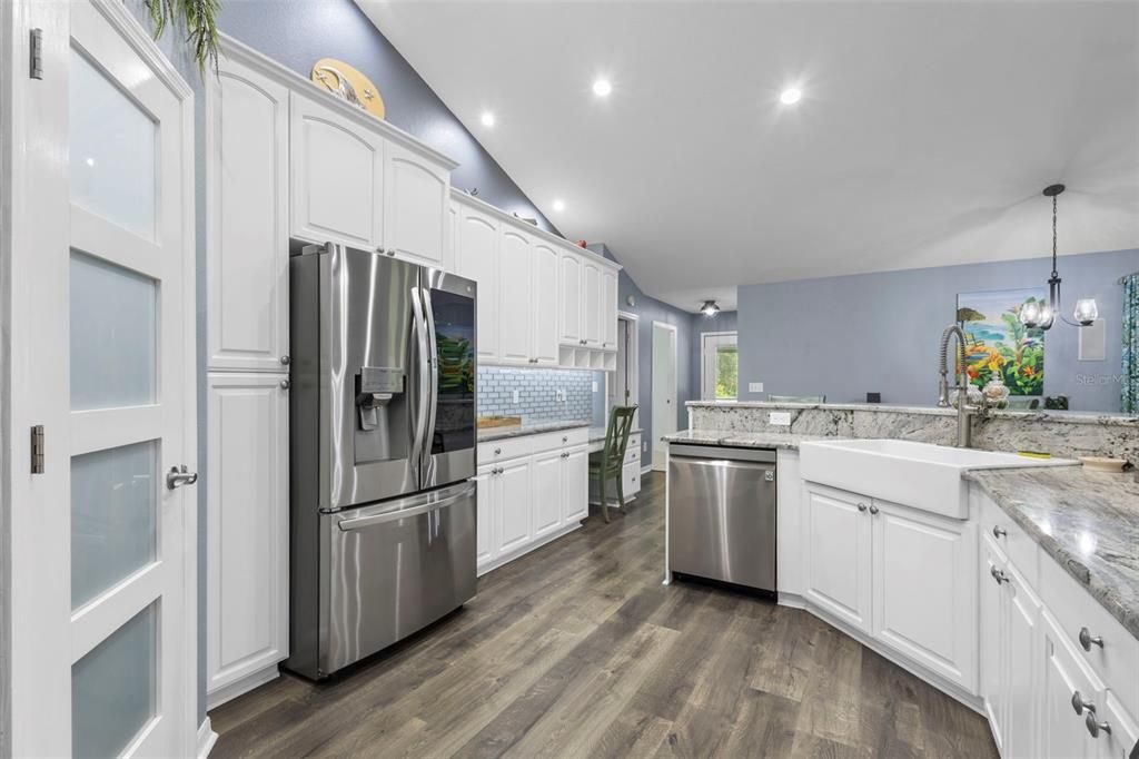 For Sale: $759,000 (3 beds, 2 baths, 2699 Square Feet)