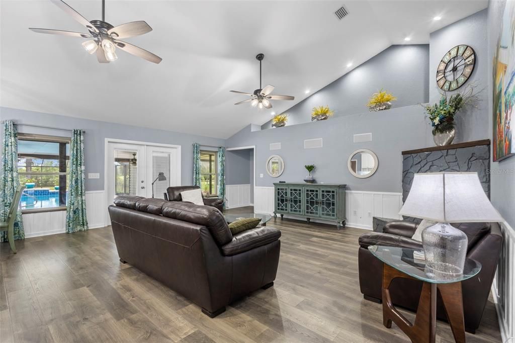For Sale: $759,000 (3 beds, 2 baths, 2699 Square Feet)