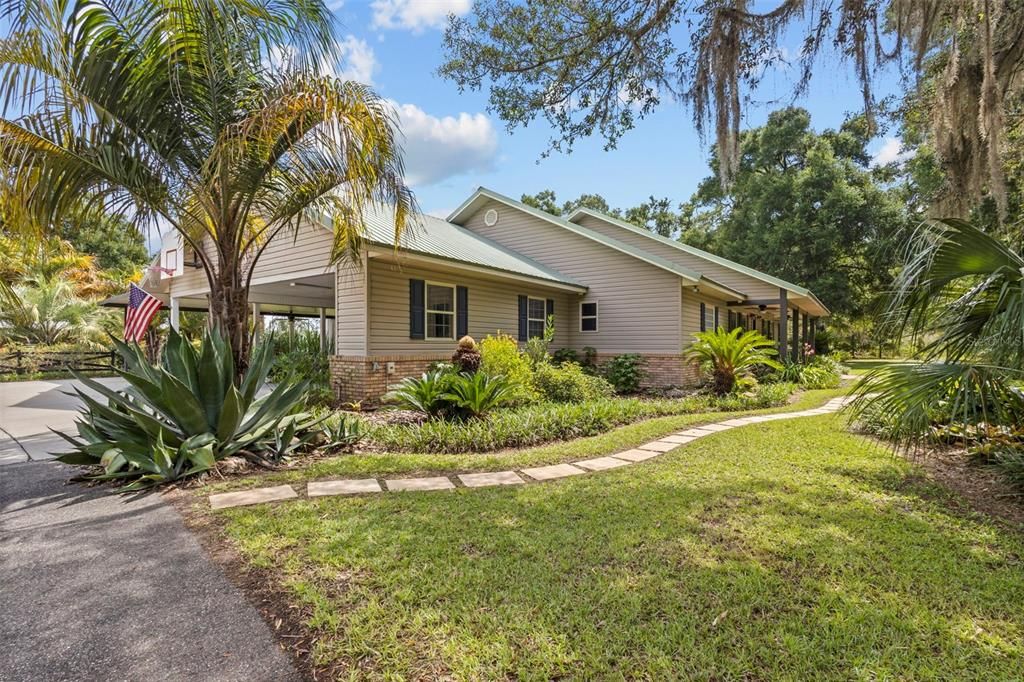 For Sale: $759,000 (3 beds, 2 baths, 2699 Square Feet)