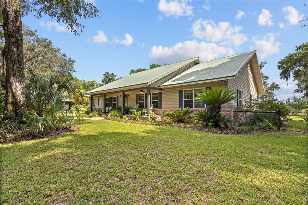 For Sale: $759,000 (3 beds, 2 baths, 2699 Square Feet)