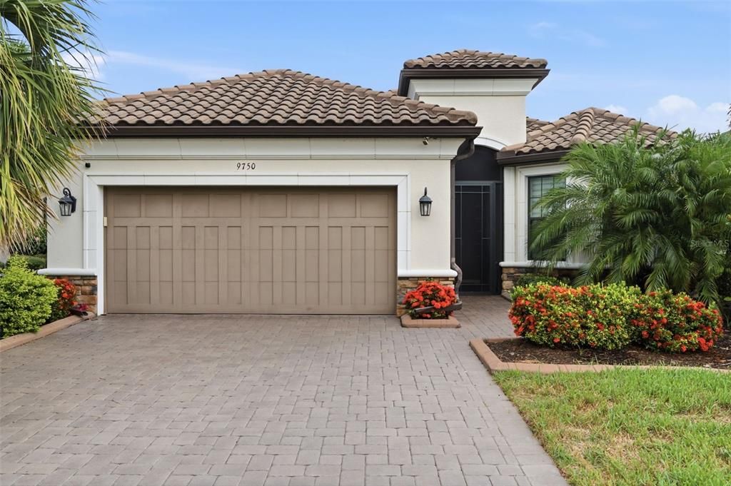 For Sale: $749,000 (4 beds, 3 baths, 2379 Square Feet)