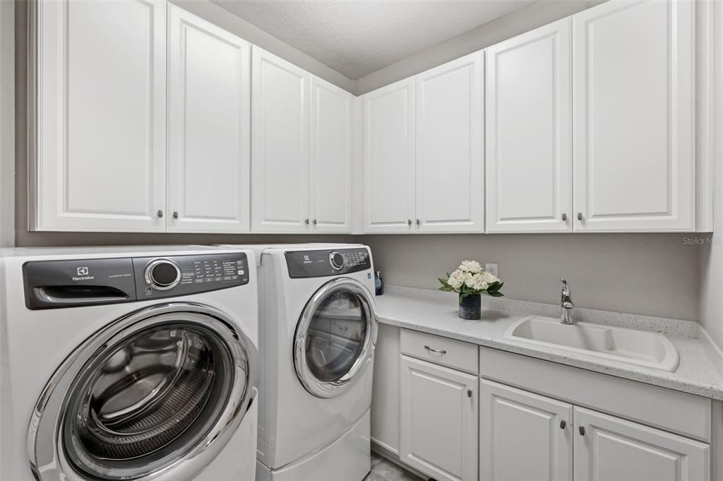 For Sale: $749,000 (4 beds, 3 baths, 2379 Square Feet)