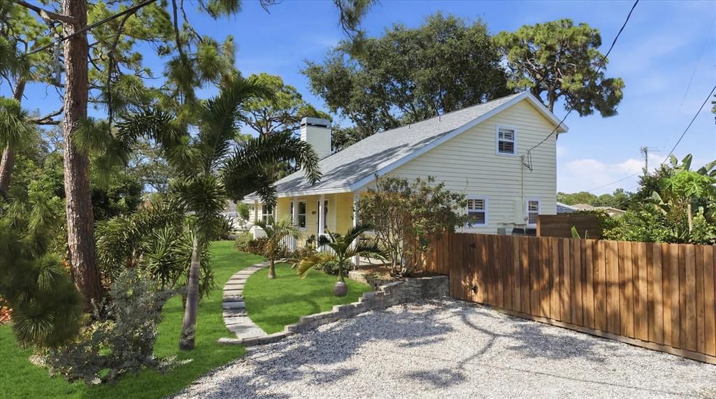 For Sale: $415,000 (3 beds, 2 baths, 1498 Square Feet)