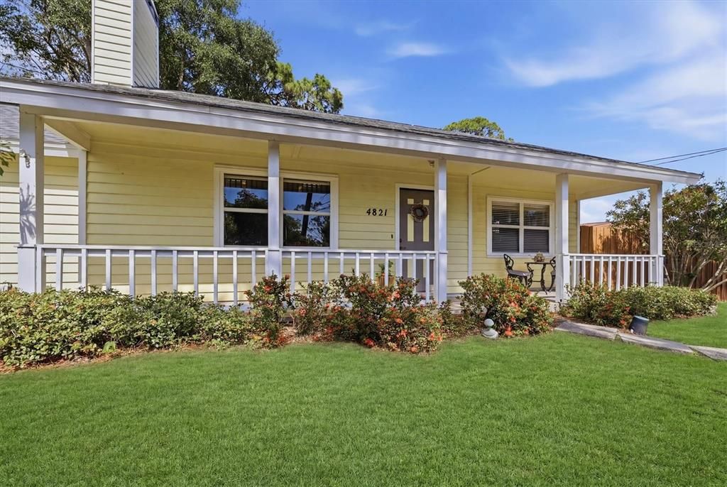 For Sale: $415,000 (3 beds, 2 baths, 1498 Square Feet)