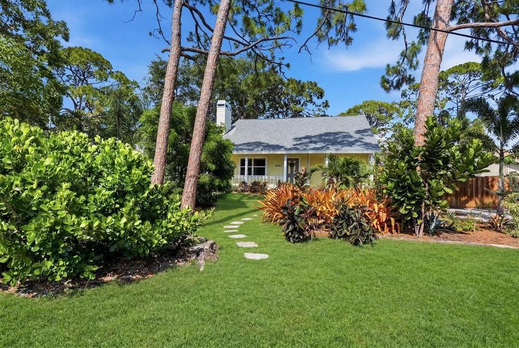 For Sale: $415,000 (3 beds, 2 baths, 1498 Square Feet)