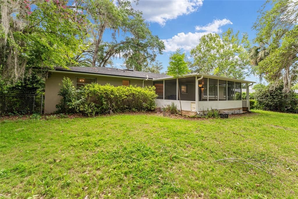 For Sale: $379,000 (4 beds, 2 baths, 1936 Square Feet)