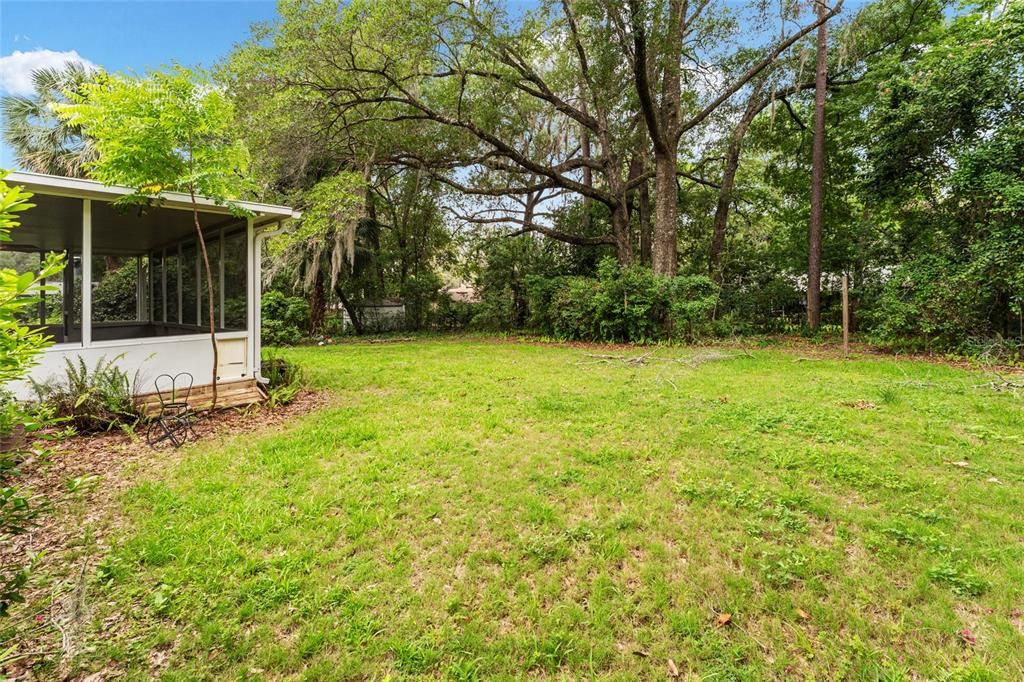 For Sale: $379,000 (4 beds, 2 baths, 1936 Square Feet)