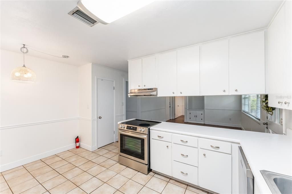 For Sale: $379,000 (4 beds, 2 baths, 1936 Square Feet)