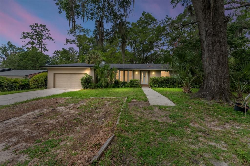 For Sale: $379,000 (4 beds, 2 baths, 1936 Square Feet)