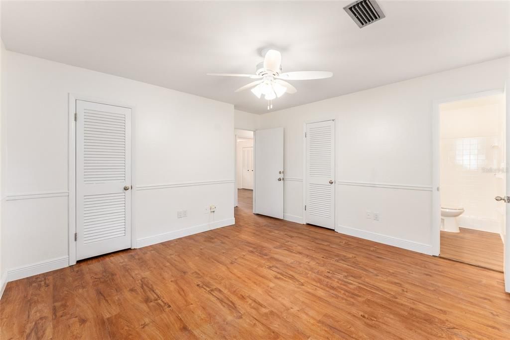 For Sale: $379,000 (4 beds, 2 baths, 1936 Square Feet)