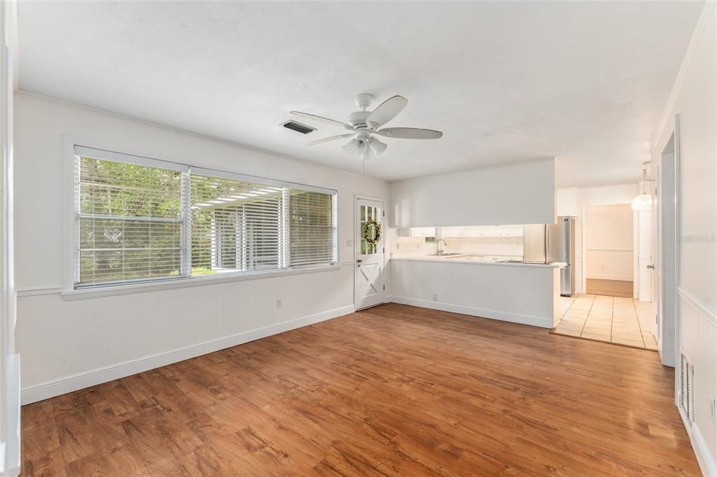 For Sale: $379,000 (4 beds, 2 baths, 1936 Square Feet)