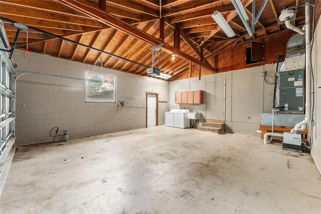 For Sale: $379,000 (4 beds, 2 baths, 1936 Square Feet)