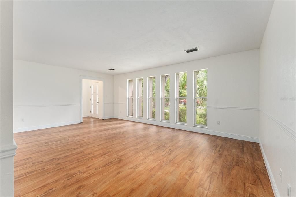 For Sale: $379,000 (4 beds, 2 baths, 1936 Square Feet)