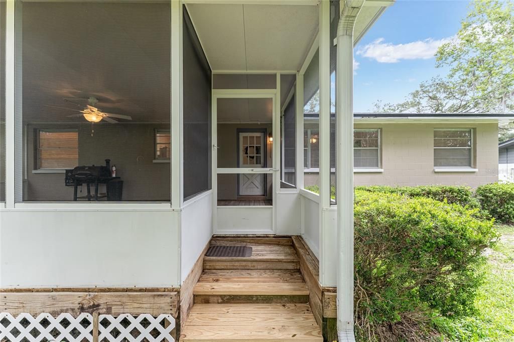 For Sale: $379,000 (4 beds, 2 baths, 1936 Square Feet)