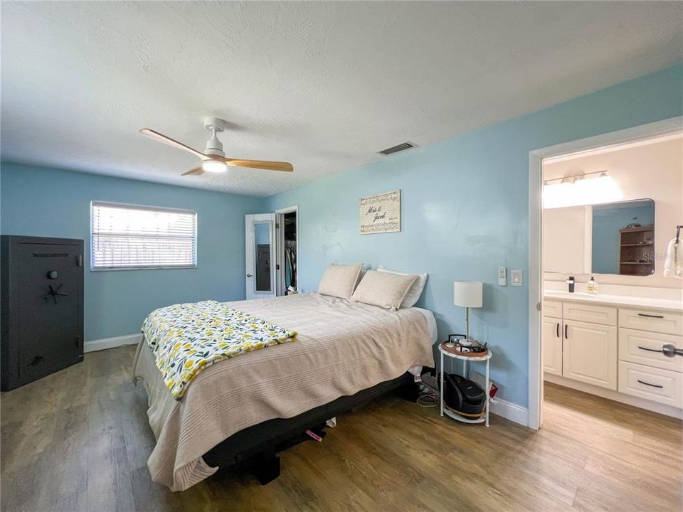 For Sale: $465,000 (3 beds, 2 baths, 1365 Square Feet)