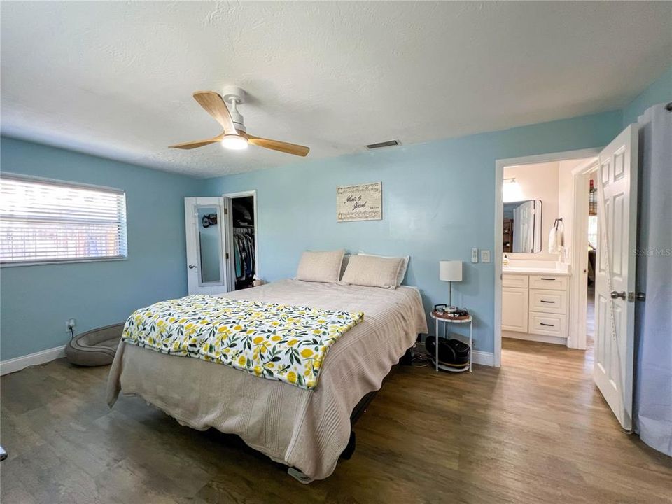 For Sale: $465,000 (3 beds, 2 baths, 1365 Square Feet)