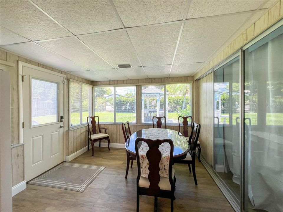 For Sale: $465,000 (3 beds, 2 baths, 1365 Square Feet)