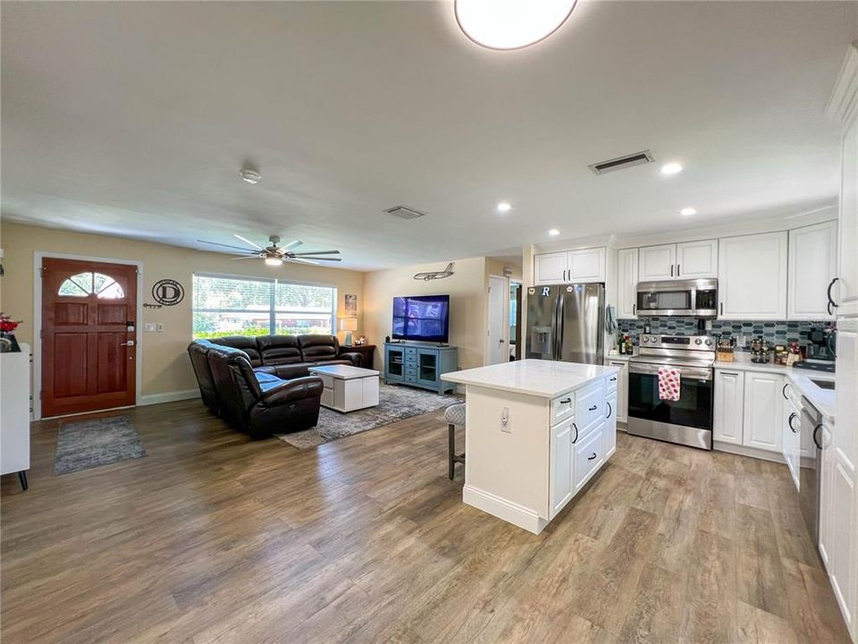 For Sale: $465,000 (3 beds, 2 baths, 1365 Square Feet)