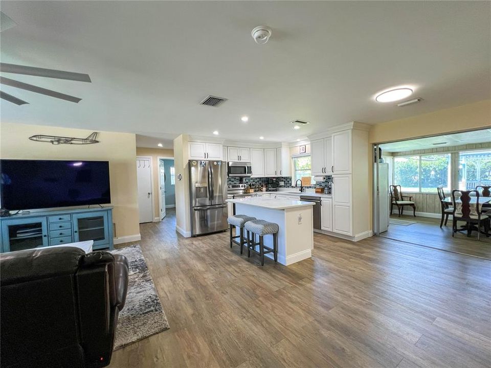 For Sale: $465,000 (3 beds, 2 baths, 1365 Square Feet)