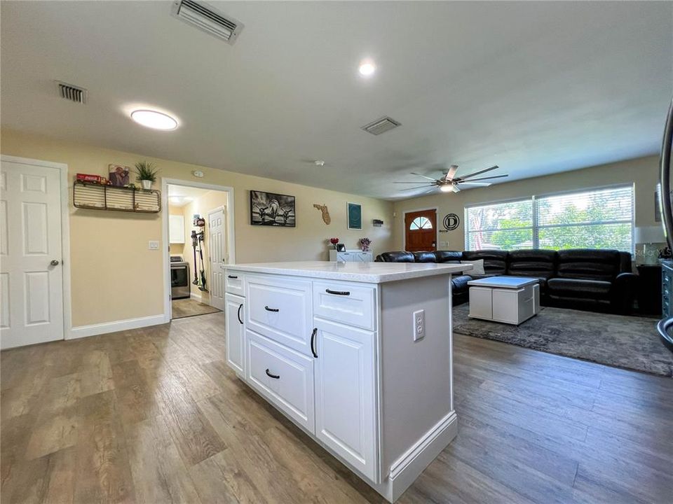 For Sale: $465,000 (3 beds, 2 baths, 1365 Square Feet)