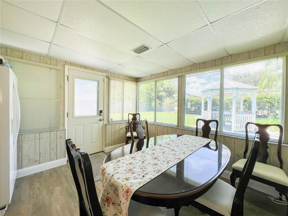 For Sale: $465,000 (3 beds, 2 baths, 1365 Square Feet)