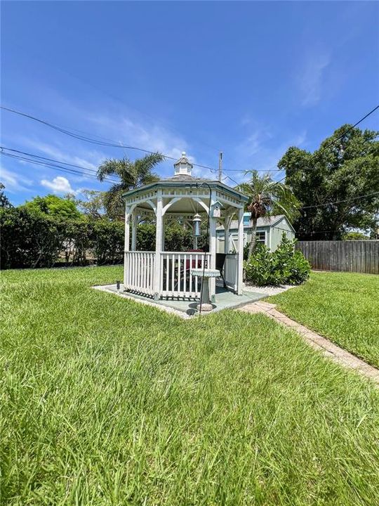 For Sale: $465,000 (3 beds, 2 baths, 1365 Square Feet)