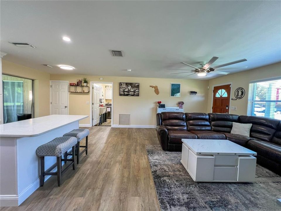 For Sale: $465,000 (3 beds, 2 baths, 1365 Square Feet)