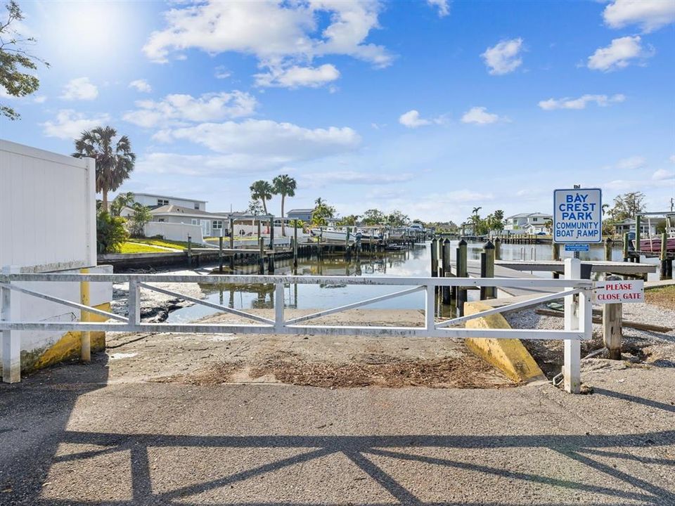 For Sale: $465,000 (4 beds, 3 baths, 1586 Square Feet)